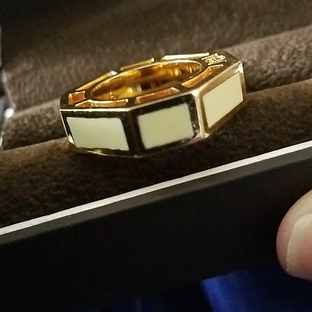 Tory Burch Ring - Picture 4 of 5